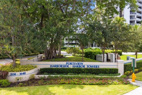 Condo in Aventura, Florida, 2 bedrooms  № 1946419 - photo 4