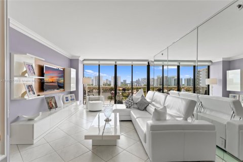 Condo in Aventura, Florida, 2 bedrooms  № 1946419 - photo 7