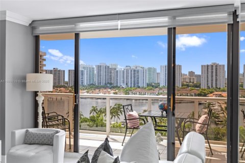 Condo in Aventura, Florida, 2 bedrooms  № 1946419 - photo 20