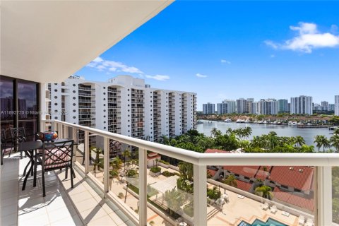 Condo in Aventura, Florida, 2 bedrooms  № 1946419 - photo 18