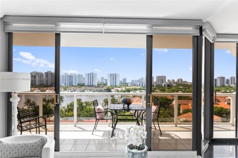 Condo in Aventura, Florida, 2 bedrooms  № 1946419 - photo 19