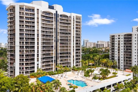 Condo in Aventura, Florida, 2 bedrooms  № 1946419 - photo 2