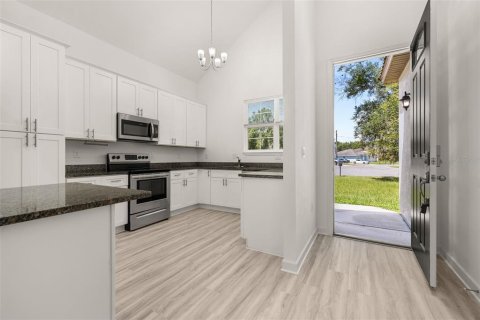 Купить виллу или дом в Пайнсиана, Флорида 5 комнат, 125.14м2, № 2152310 - фото 2