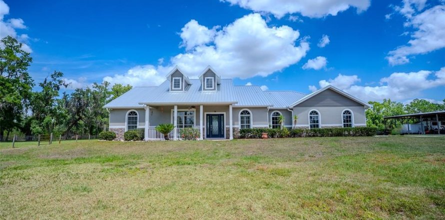 House in Groveland, Florida 4 bedrooms, 200.58 sq.m. № 1620747