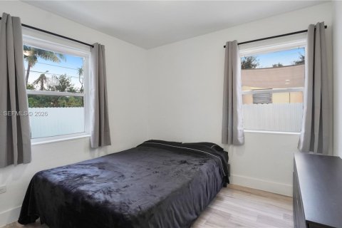 House in North Miami Beach, Florida 3 bedrooms, 68.93 sq.m. № 1997077 - photo 20