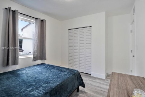 House in North Miami Beach, Florida 3 bedrooms, 68.93 sq.m. № 1997077 - photo 22