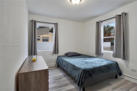 House in North Miami Beach, Florida 3 bedrooms, 68.93 sq.m. № 1997077 - photo 25