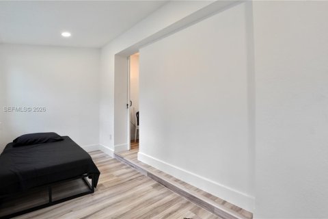 House in North Miami Beach, Florida 3 bedrooms, 68.93 sq.m. № 1997077 - photo 30