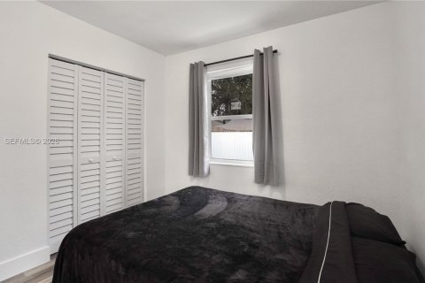 House in North Miami Beach, Florida 3 bedrooms, 68.93 sq.m. № 1997077 - photo 16