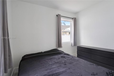 House in North Miami Beach, Florida 3 bedrooms, 68.93 sq.m. № 1997077 - photo 24