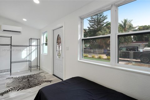 House in North Miami Beach, Florida 3 bedrooms, 68.93 sq.m. № 1997077 - photo 19