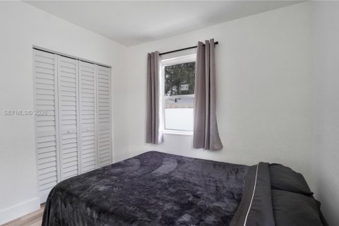 House in North Miami Beach, Florida 3 bedrooms, 68.93 sq.m. № 1997077 - photo 28