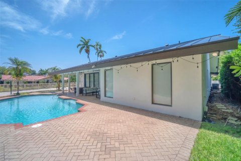 House in Hollywood, Florida 5 bedrooms, 325.16 sq.m. № 2169294 - photo 9
