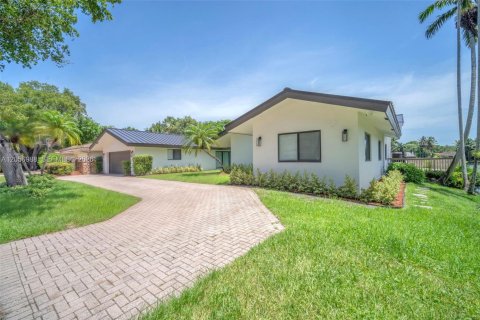 House in Hollywood, Florida 5 bedrooms, 325.16 sq.m. № 2169294 - photo 5