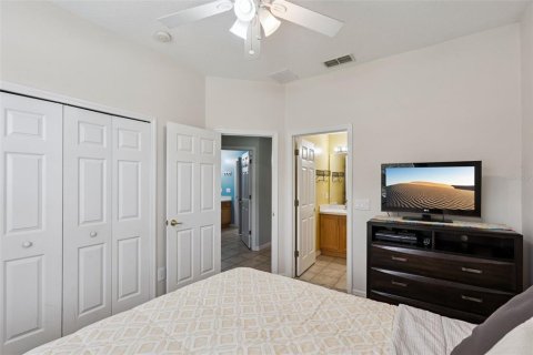 House in Davenport, Florida 4 bedrooms, 143.26 sq.m. № 2395913 - photo 10