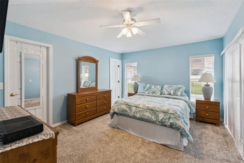 House in Davenport, Florida 4 bedrooms, 143.26 sq.m. № 2395913 - photo 2