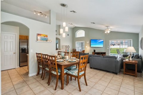 House in Davenport, Florida 4 bedrooms, 143.26 sq.m. № 2395913 - photo 22