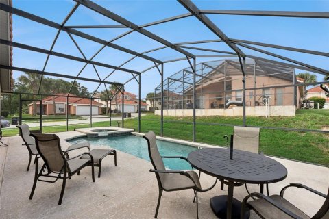 House in Davenport, Florida 4 bedrooms, 143.26 sq.m. № 2395913 - photo 15