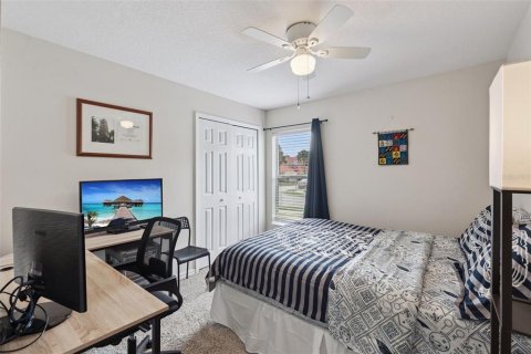 House in Davenport, Florida 4 bedrooms, 143.26 sq.m. № 2395913 - photo 6