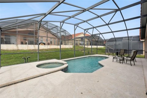 House in Davenport, Florida 4 bedrooms, 143.26 sq.m. № 2395913 - photo 16