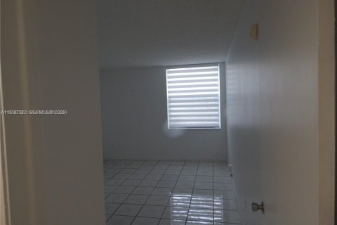 Condominio en alquiler en Miami, Florida, 2 dormitorios, 84.17 m2 № 1997245 - foto 24