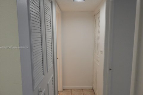 Condominio en alquiler en Miami, Florida, 2 dormitorios, 84.17 m2 № 1997245 - foto 25