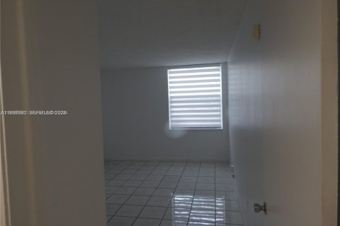 Condominio en alquiler en Miami, Florida, 2 dormitorios, 84.17 m2 № 1997245 - foto 16