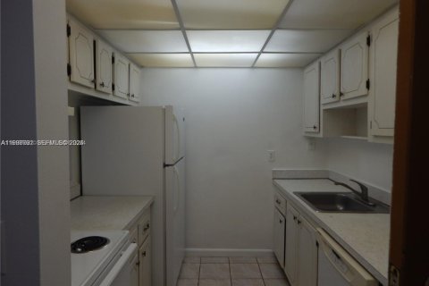 Condominio en alquiler en Miami, Florida, 2 dormitorios, 84.17 m2 № 1997245 - foto 5