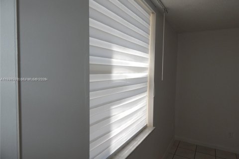 Condominio en alquiler en Miami, Florida, 2 dormitorios, 84.17 m2 № 1997245 - foto 8