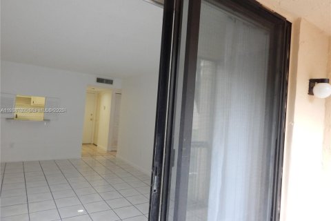 Condominio en alquiler en Miami, Florida, 2 dormitorios, 84.17 m2 № 1997245 - foto 29