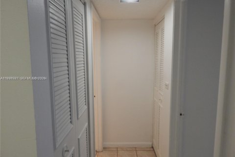 Condominio en alquiler en Miami, Florida, 2 dormitorios, 84.17 m2 № 1997245 - foto 7