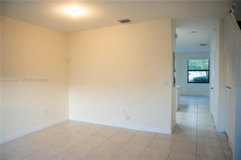 Casa en alquiler en Hialeah, Florida, 3 dormitorios, 143.07 m2 № 2026347 - foto 7