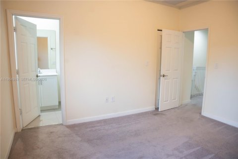 Casa en alquiler en Hialeah, Florida, 3 dormitorios, 143.07 m2 № 2026347 - foto 15