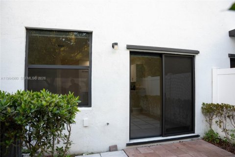 Casa en alquiler en Hialeah, Florida, 3 dormitorios, 143.07 m2 № 2026347 - foto 10