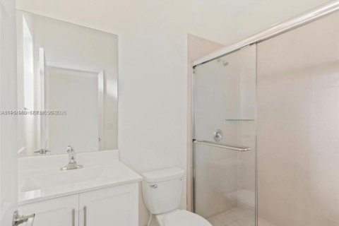 Casa en alquiler en Hialeah, Florida, 3 dormitorios, 143.07 m2 № 2026347 - foto 16