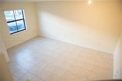Casa en alquiler en Hialeah, Florida, 3 dormitorios, 143.07 m2 № 2026347 - foto 9