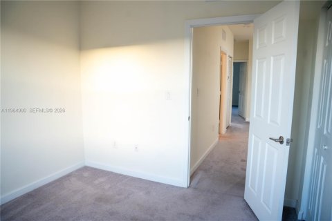 Casa en alquiler en Hialeah, Florida, 3 dormitorios, 143.07 m2 № 2026347 - foto 21