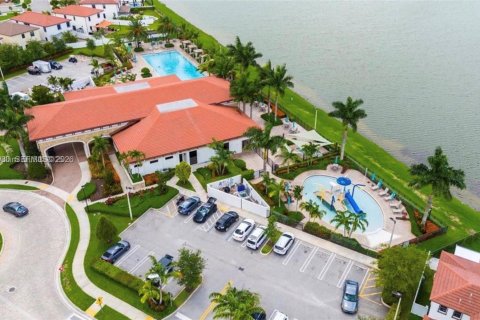 Casa en alquiler en Hialeah, Florida, 3 dormitorios, 143.07 m2 № 2026347 - foto 29