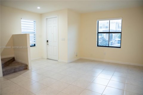 Casa en alquiler en Hialeah, Florida, 3 dormitorios, 143.07 m2 № 2026347 - foto 5