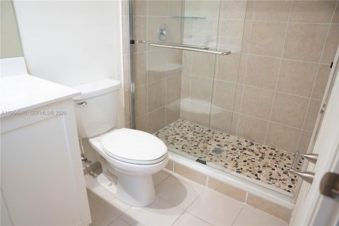 Casa en alquiler en Hialeah, Florida, 3 dormitorios, 143.07 m2 № 2026347 - foto 18