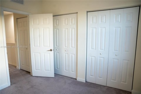 Casa en alquiler en Hialeah, Florida, 3 dormitorios, 143.07 m2 № 2026347 - foto 22