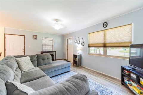 Casa en venta en Zephyrhills, Florida, 2 dormitorios, 110.93 m2 № 1904850 - foto 8