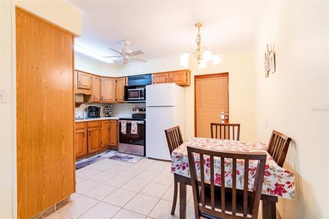 Casa en venta en Zephyrhills, Florida, 2 dormitorios, 110.93 m2 № 1904850 - foto 12