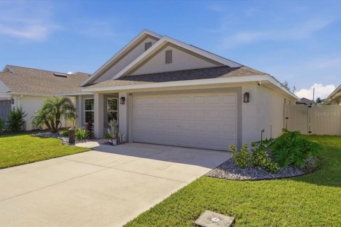 House in Haines City, Florida 3 bedrooms, 165.64 sq.m. № 2396671 - photo 4