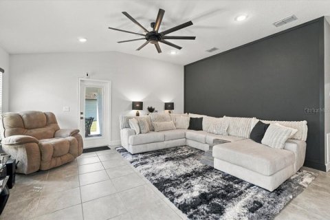 House in Haines City, Florida 3 bedrooms, 165.64 sq.m. № 2396671 - photo 12