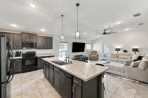House in Haines City, Florida 3 bedrooms, 165.64 sq.m. № 2396671 - photo 18