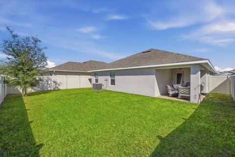 House in Haines City, Florida 3 bedrooms, 165.64 sq.m. № 2396671 - photo 7