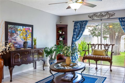 Casa en venta en Miramar, Florida, 3 dormitorios, 113.43 m2 № 1889461 - foto 3