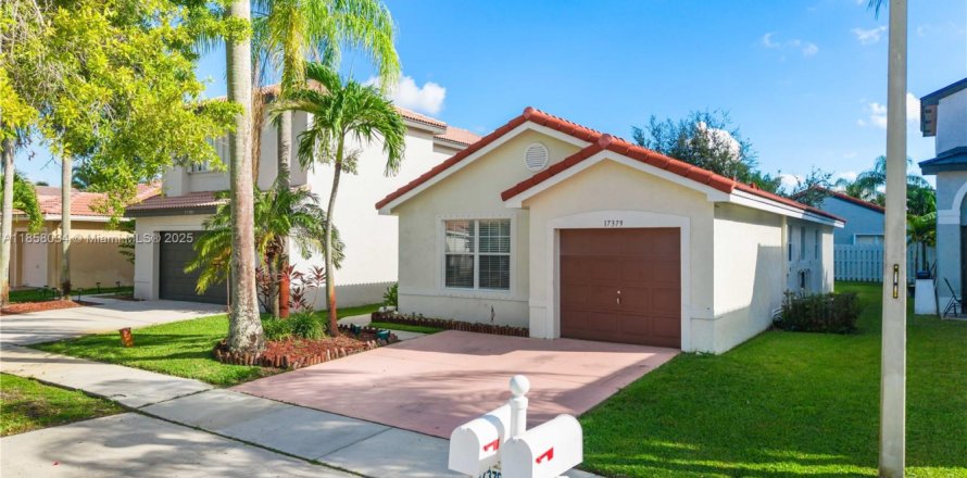 Casa en Miramar, Florida 3 dormitorios, 113.43 m2 № 1889461