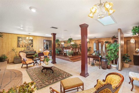 Casa en venta en Tampa, Florida, 5 dormitorios, 357.12 m2 № 1544383 - foto 12